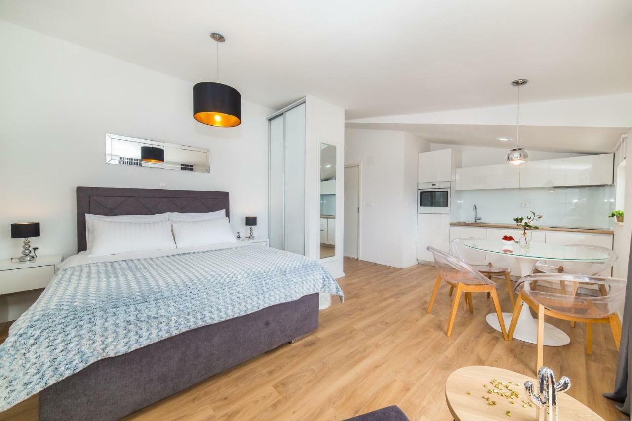 Apartmani Ana Kaštela Exterior foto